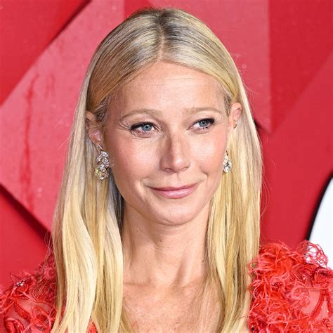 gwyneth paltrow sexy|Gwyneth Paltrow, 51, shows off her VERY toned abs。